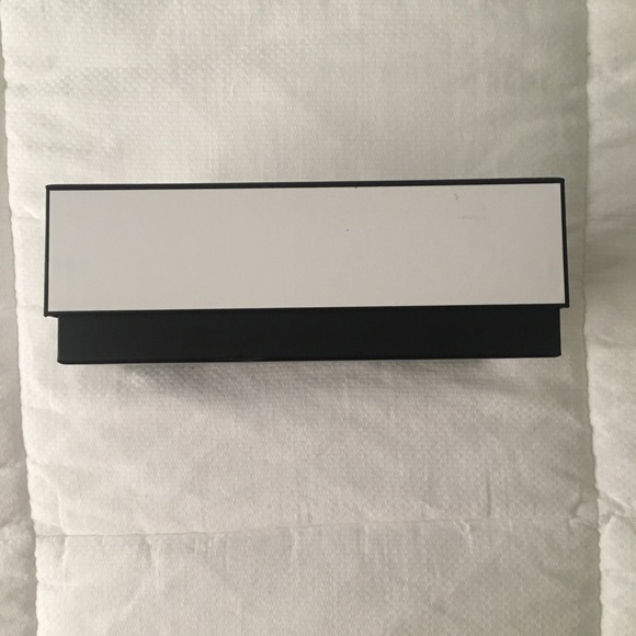 Chanel Box - Picture 2 of 4